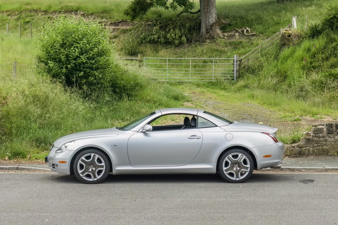 2009 Lexus SC430 - Image 12 of 30