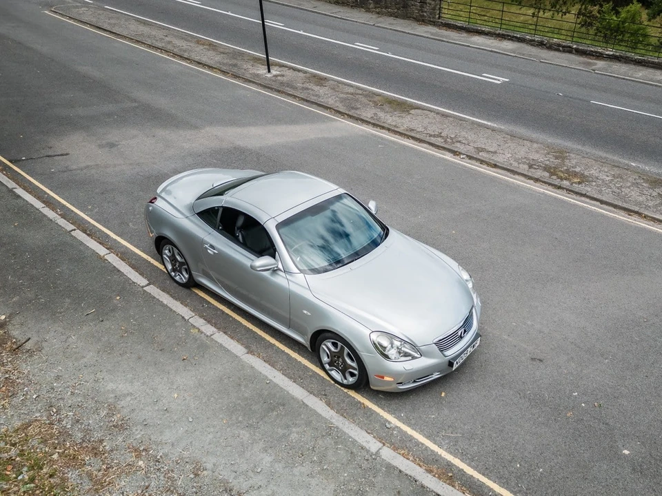 2009 Lexus SC430 - Image 15 of 30