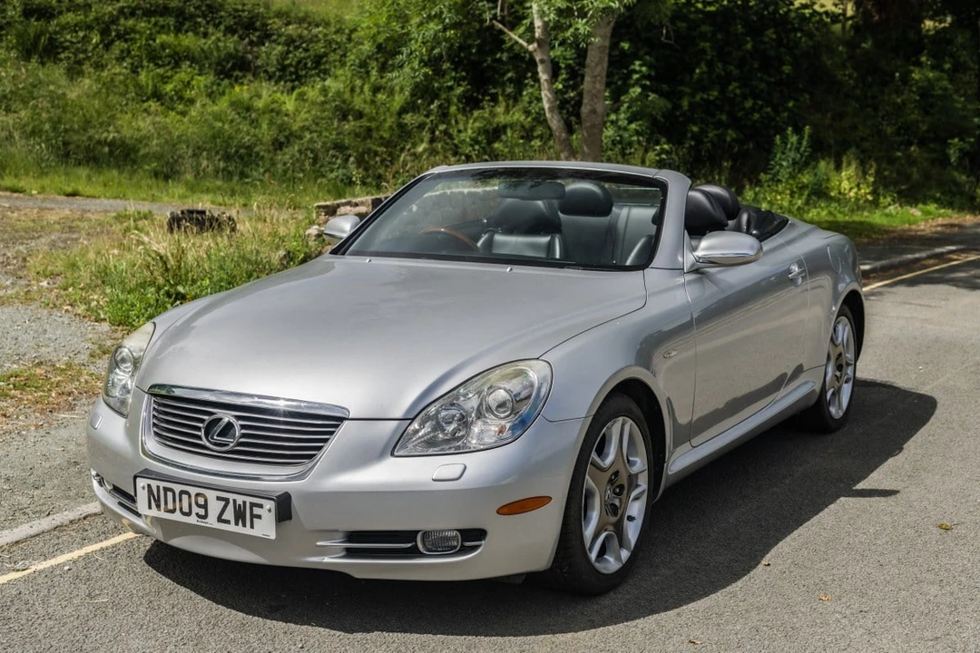 2009 Lexus SC430 - Image 2 of 30