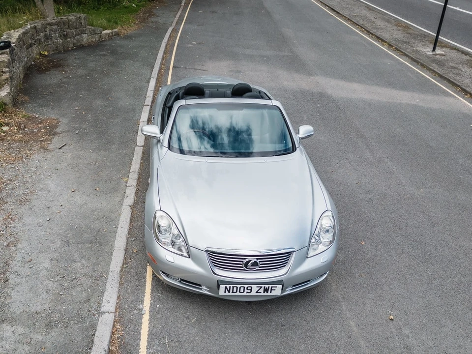 2009 Lexus SC430 - Image 20 of 30