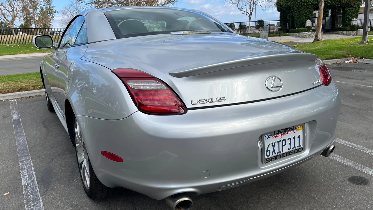 2009 Lexus SC430 - Image 19 of 31