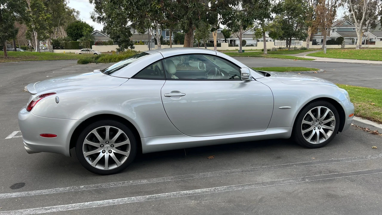 2009 Lexus SC430 - Image 24 of 31