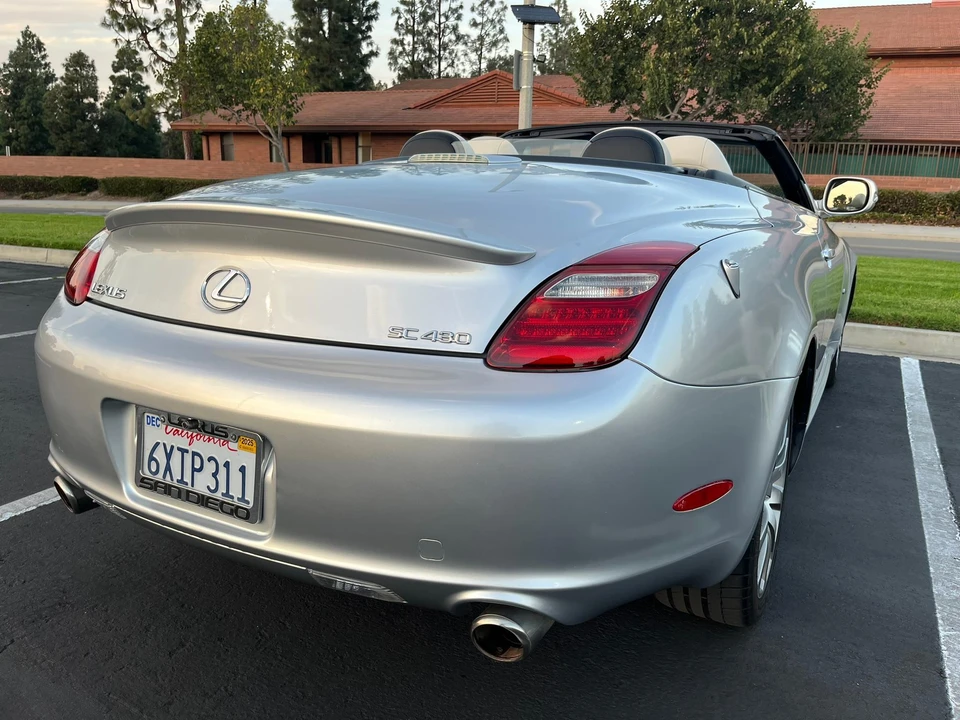 2009 Lexus SC430 - Image 10 of 31