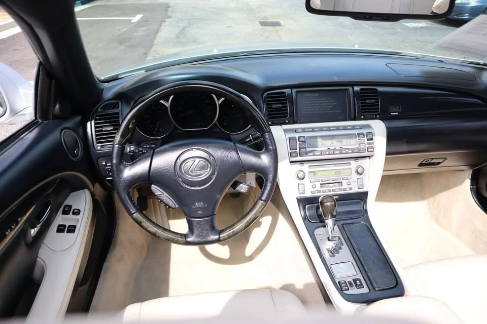 2009 Lexus SC430 - Image 16 of 20
