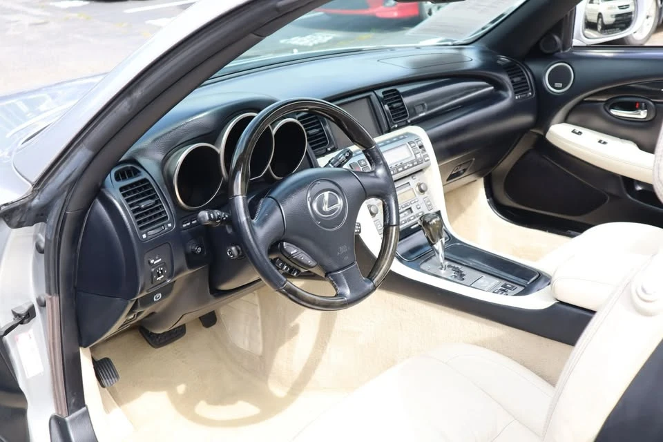 2009 Lexus SC430 - Image 9 of 20