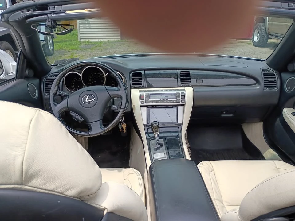 2009 Lexus SC430 - Image 4 of 9