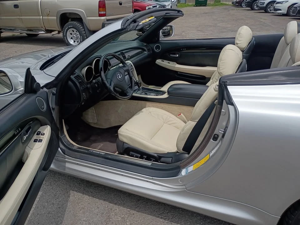 2009 Lexus SC430 - Image 5 of 9
