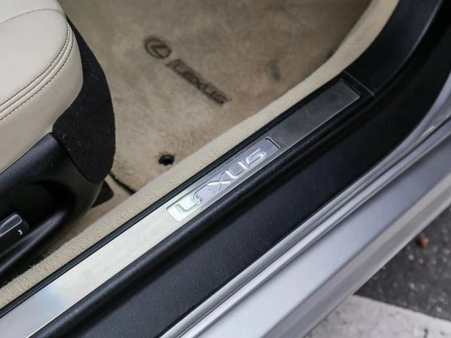 2009 Lexus SC430 - Image 23 of 31