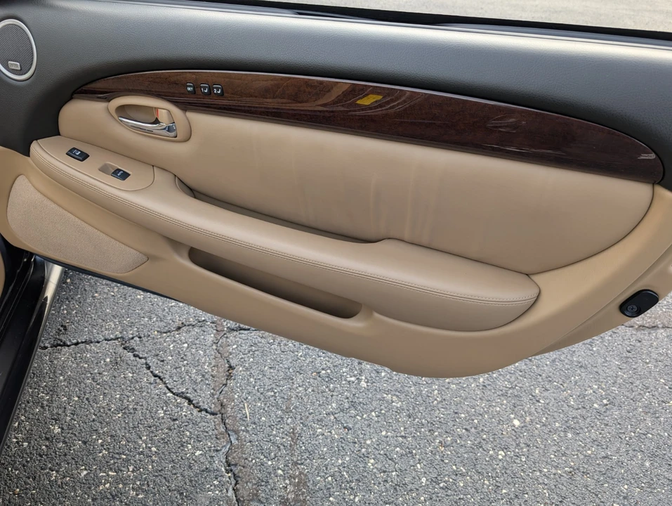 2009 Lexus SC430 - Image 12 of 21