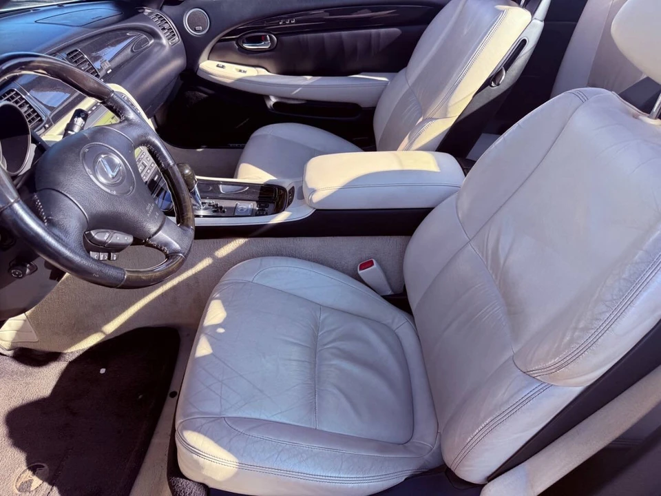 2009 Lexus SC430 - Image 10 of 21