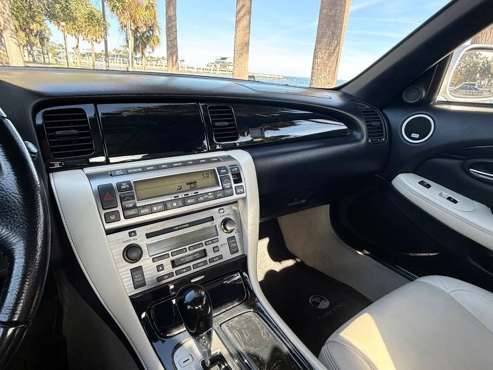 2009 Lexus SC430 - Image 17 of 21