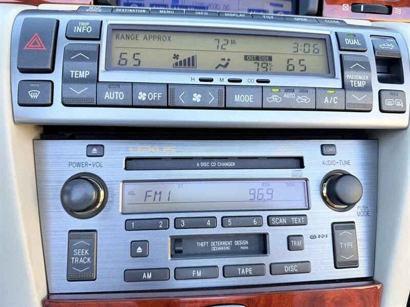 2009 Lexus SC430 - Image 11 of 12