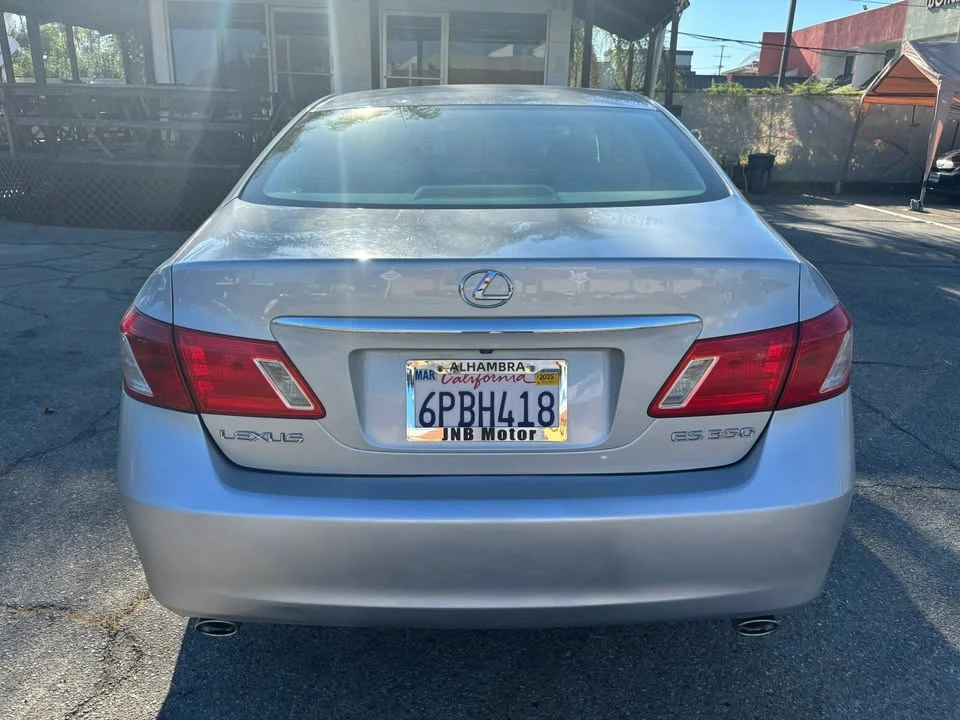 2009 Lexus ES 5th Gen - Image 5 of 20