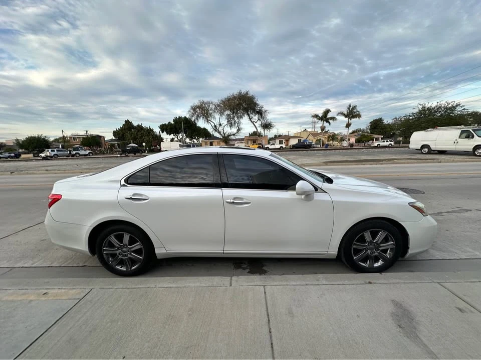 2009 Lexus ES 5th Gen - Image 4 of 18