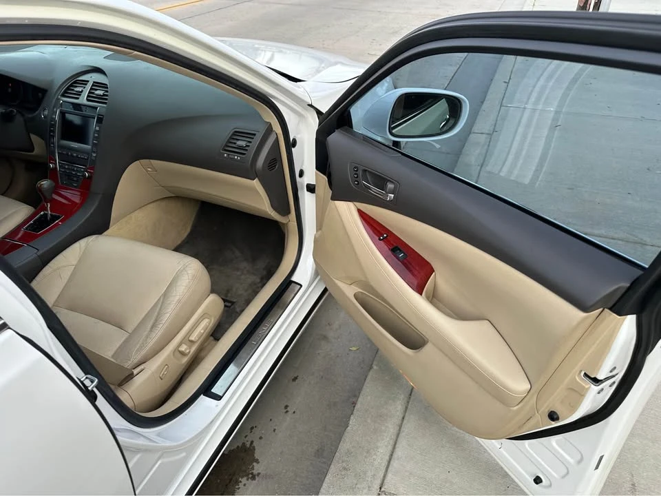 2009 Lexus ES 5th Gen - Image 16 of 18