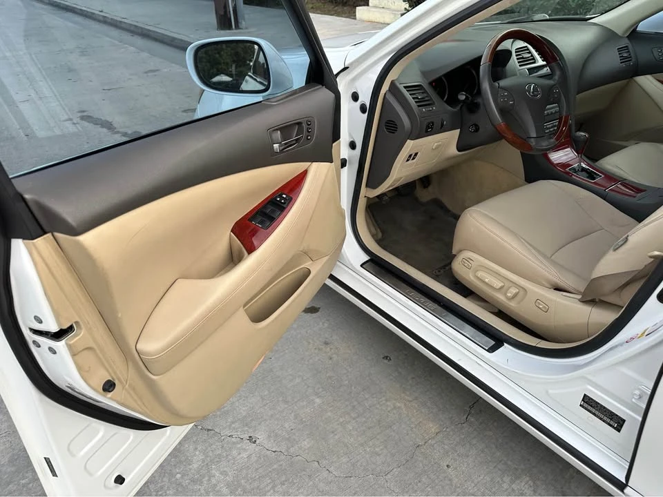 2009 Lexus ES 5th Gen - Image 10 of 18
