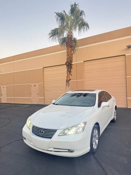 2009 Lexus ES 5th Gen - Image 3 of 10