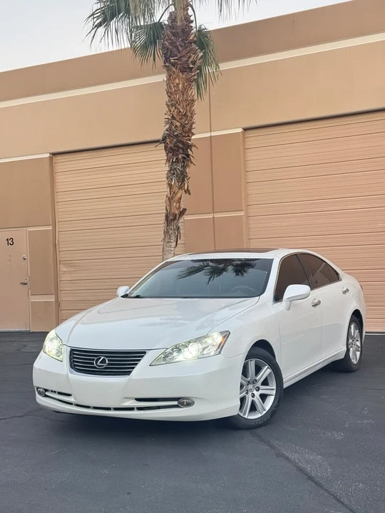 2009 Lexus ES 5th Gen - Image 2 of 10