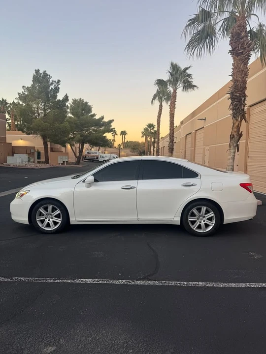 2009 Lexus ES 5th Gen - Image 5 of 10