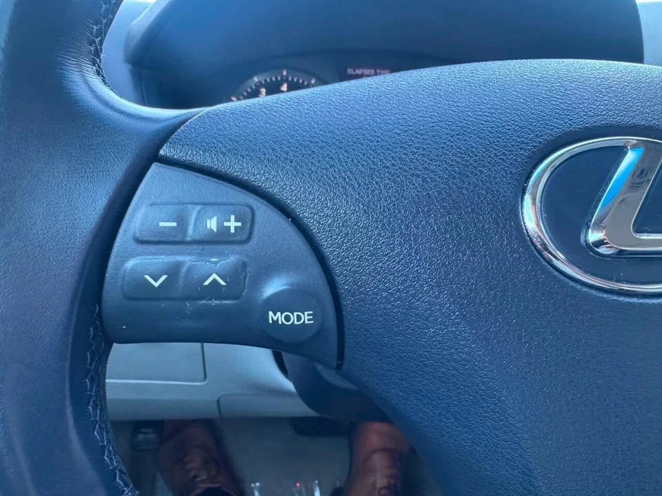 2009 Lexus ES 4th Gen - Image 16 of 20