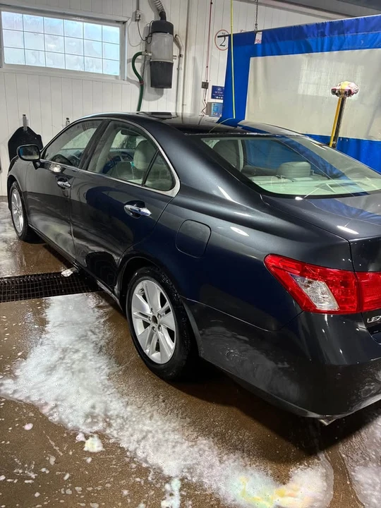 2009 Lexus ES 5th Gen - Image 2 of 7