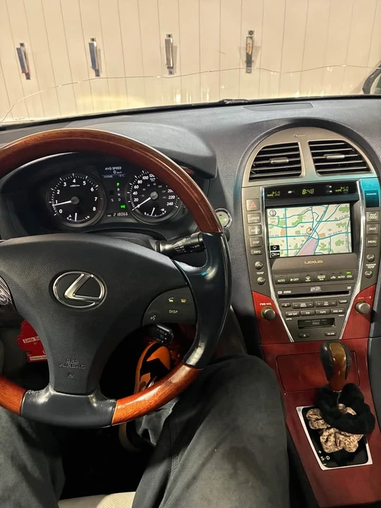 2009 Lexus ES 5th Gen - Image 5 of 7