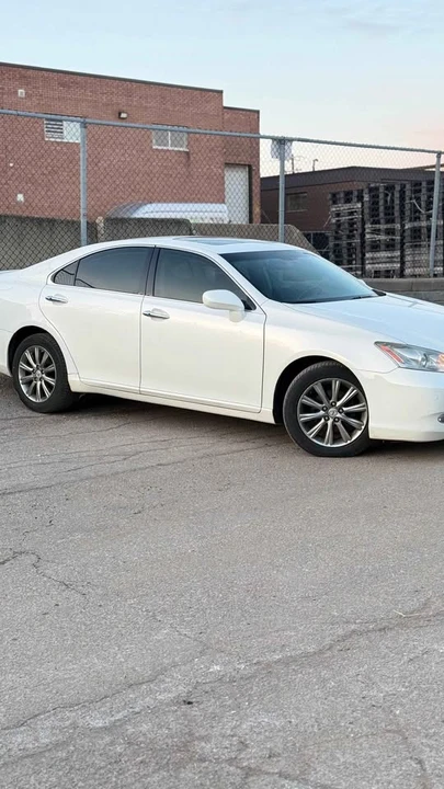 2009 Lexus ES 5th Gen - Image 2 of 20
