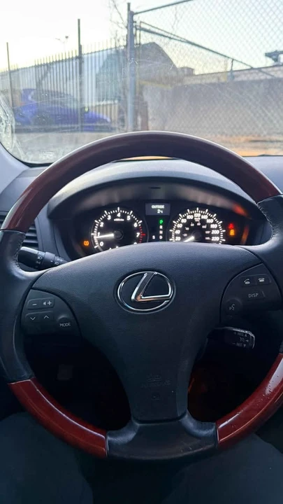 2009 Lexus ES 5th Gen - Image 13 of 20