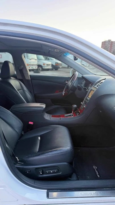2009 Lexus ES 5th Gen - Image 11 of 20