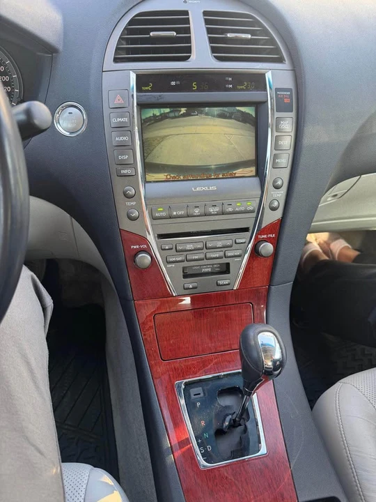 2009 Lexus ES 5th Gen - Image 5 of 9