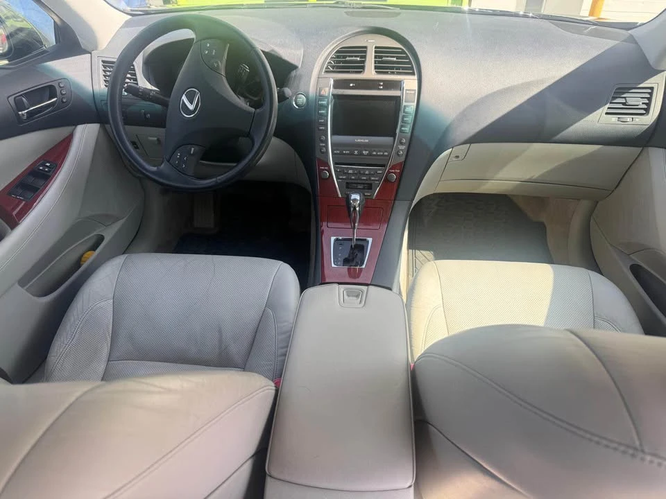 2009 Lexus ES 5th Gen - Image 7 of 9