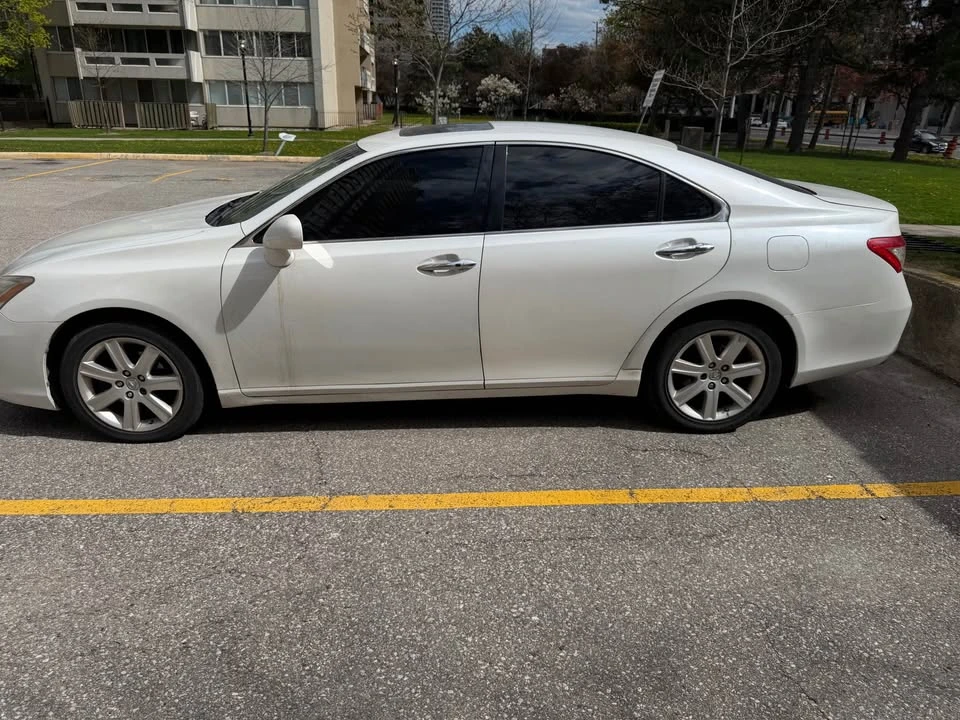 2009 Lexus ES 5th Gen - Image 2 of 10