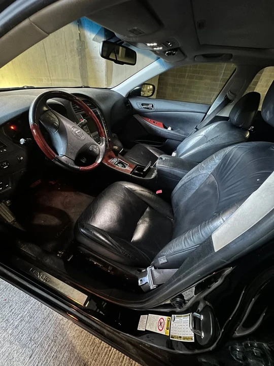 2009 Lexus ES 5th Gen - Image 2 of 11