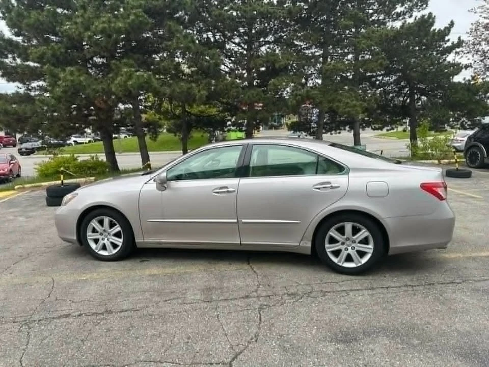 2009 Lexus ES 5th Gen - Image 2 of 16