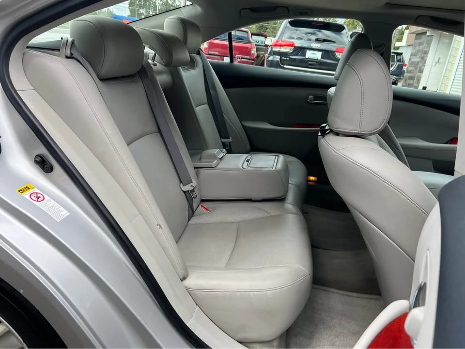 2009 Lexus ES 5th Gen - Image 12 of 20