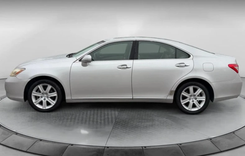 2009 Lexus ES 5th Gen - Image 2 of 12