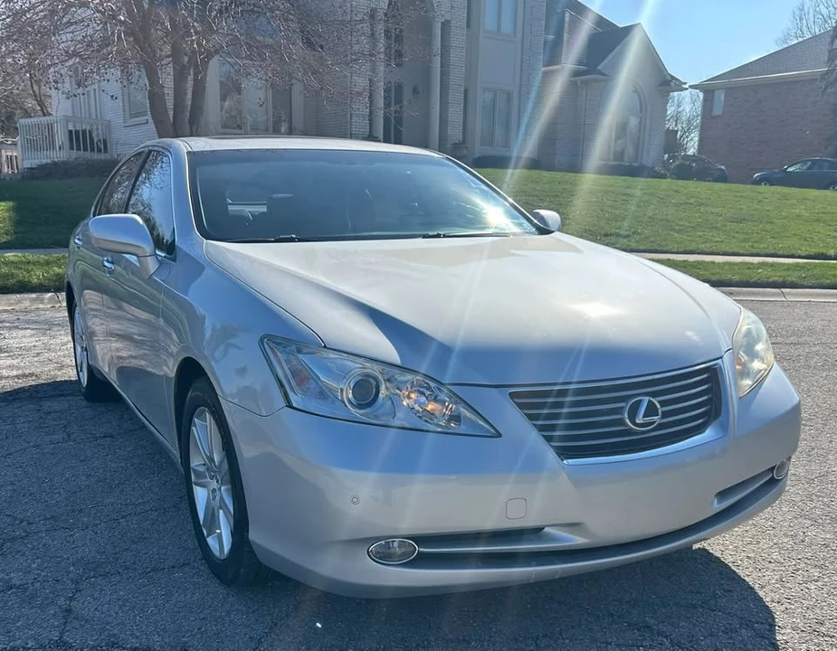 2009 Lexus ES 5th Gen - Image 2 of 20
