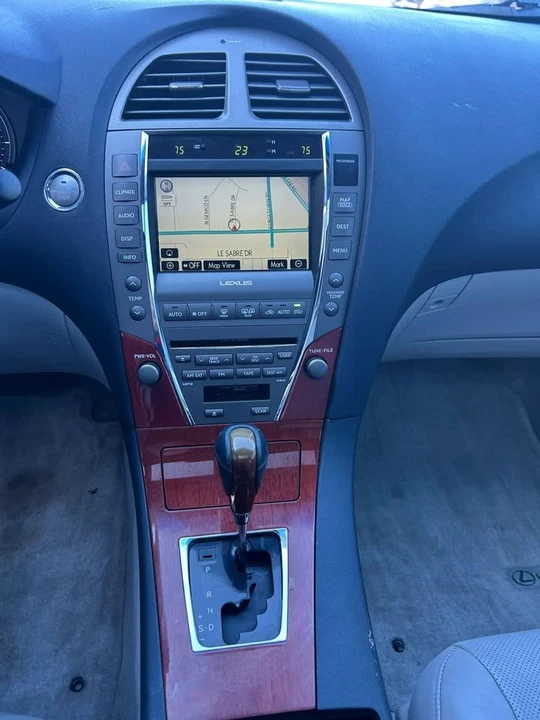 2009 Lexus ES 5th Gen - Image 17 of 20