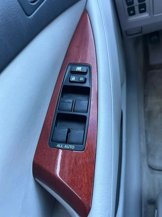 2009 Lexus ES 5th Gen - Image 15 of 20