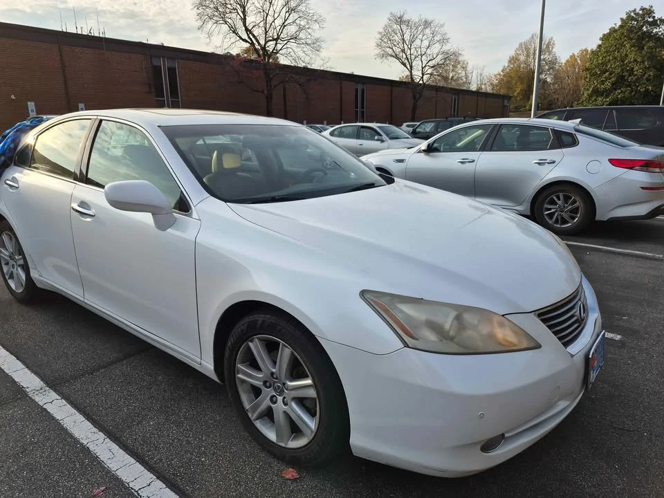 2009 Lexus ES 5th Gen - Image 3 of 8