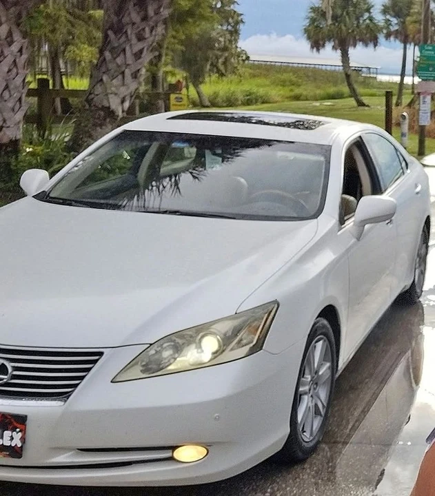2009 Lexus ES 5th Gen - Image 2 of 8