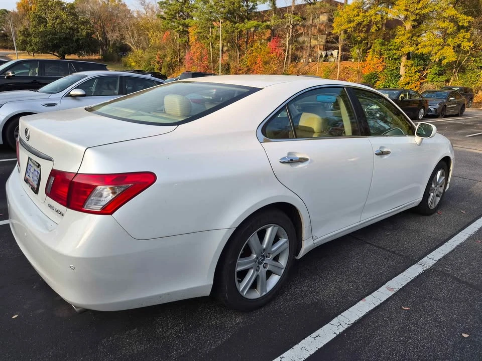 2009 Lexus ES 5th Gen - Image 5 of 8