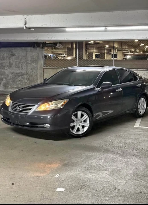 2009 Lexus ES 4th Gen - Image 2 of 4