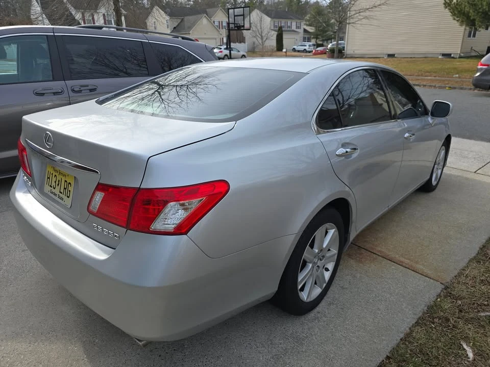 2009 Lexus ES 5th Gen - Image 3 of 15