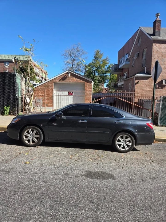 2009 Lexus ES 5th Gen - Image 2 of 8