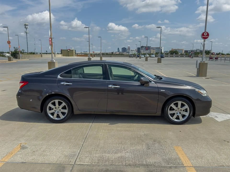2009 Lexus ES 5th Gen - Image 2 of 15