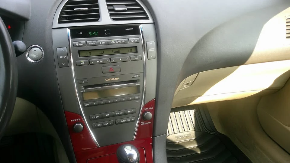 2009 Lexus ES 5th Gen - Image 11 of 20