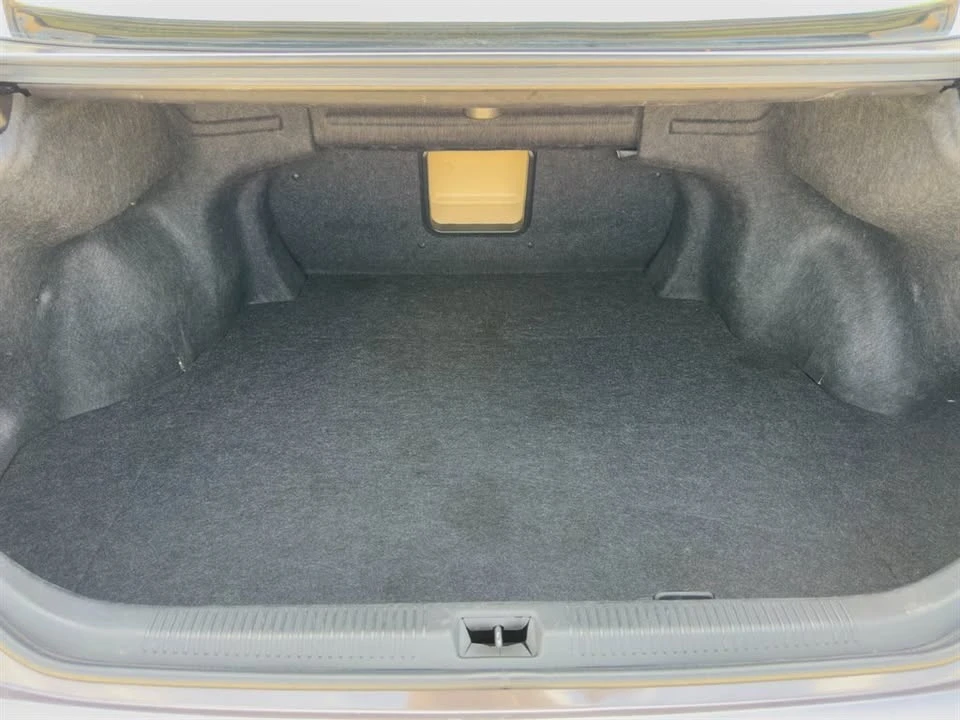 2009 Lexus ES 5th Gen - Image 11 of 15