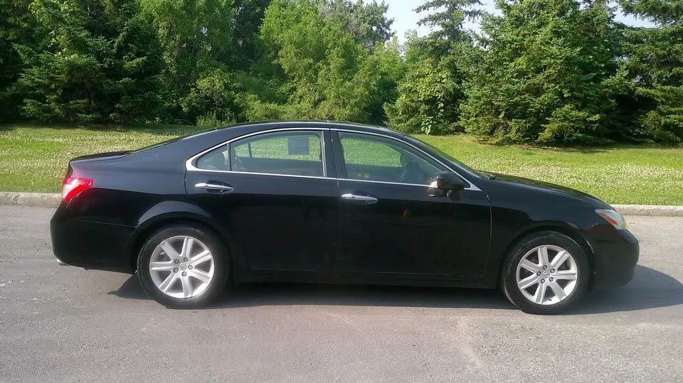 2009 Lexus ES 5th Gen - Image 3 of 20