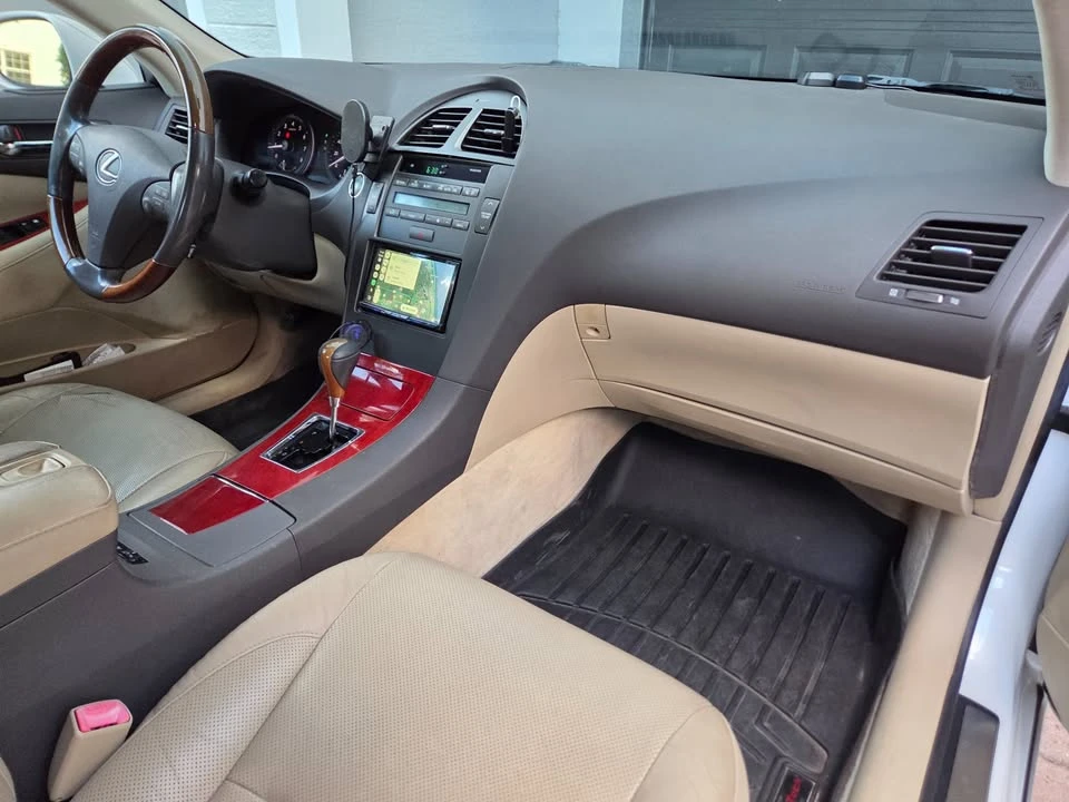 2009 Lexus ES 5th Gen - Image 10 of 18